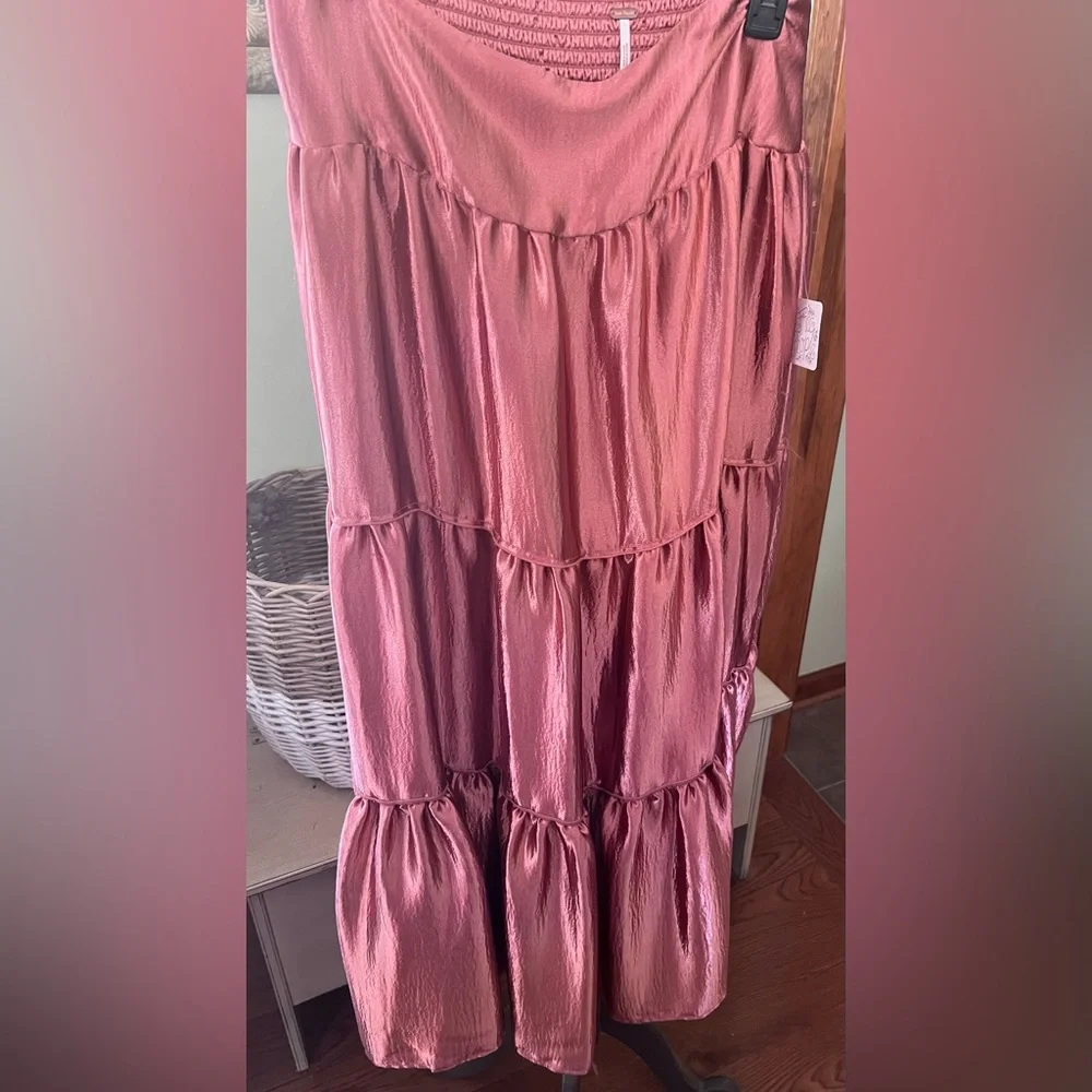 Free People Moonbeam Metallic Tiered Satin Ruffle Maxi Skirt!! Size Large! - Picture 3 of 5